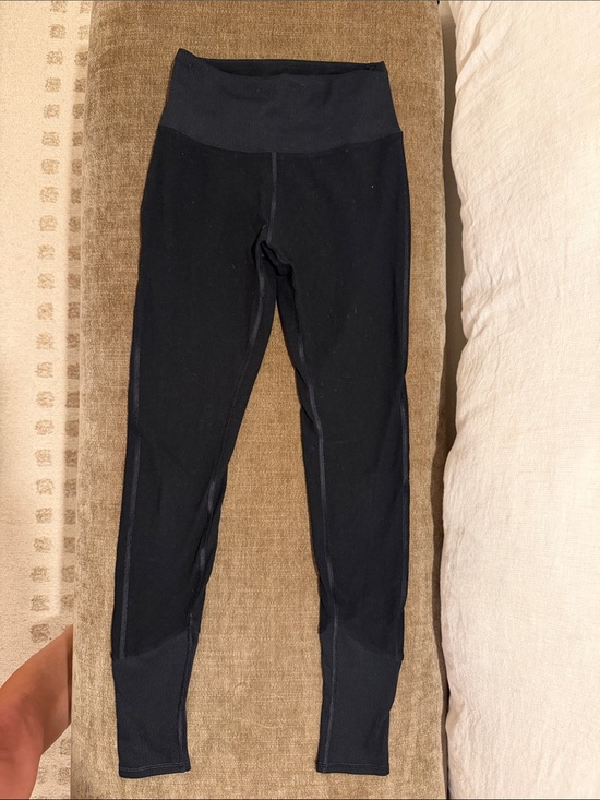 Alo Yoga Pants - Alo Yoga Alo black performance leggings